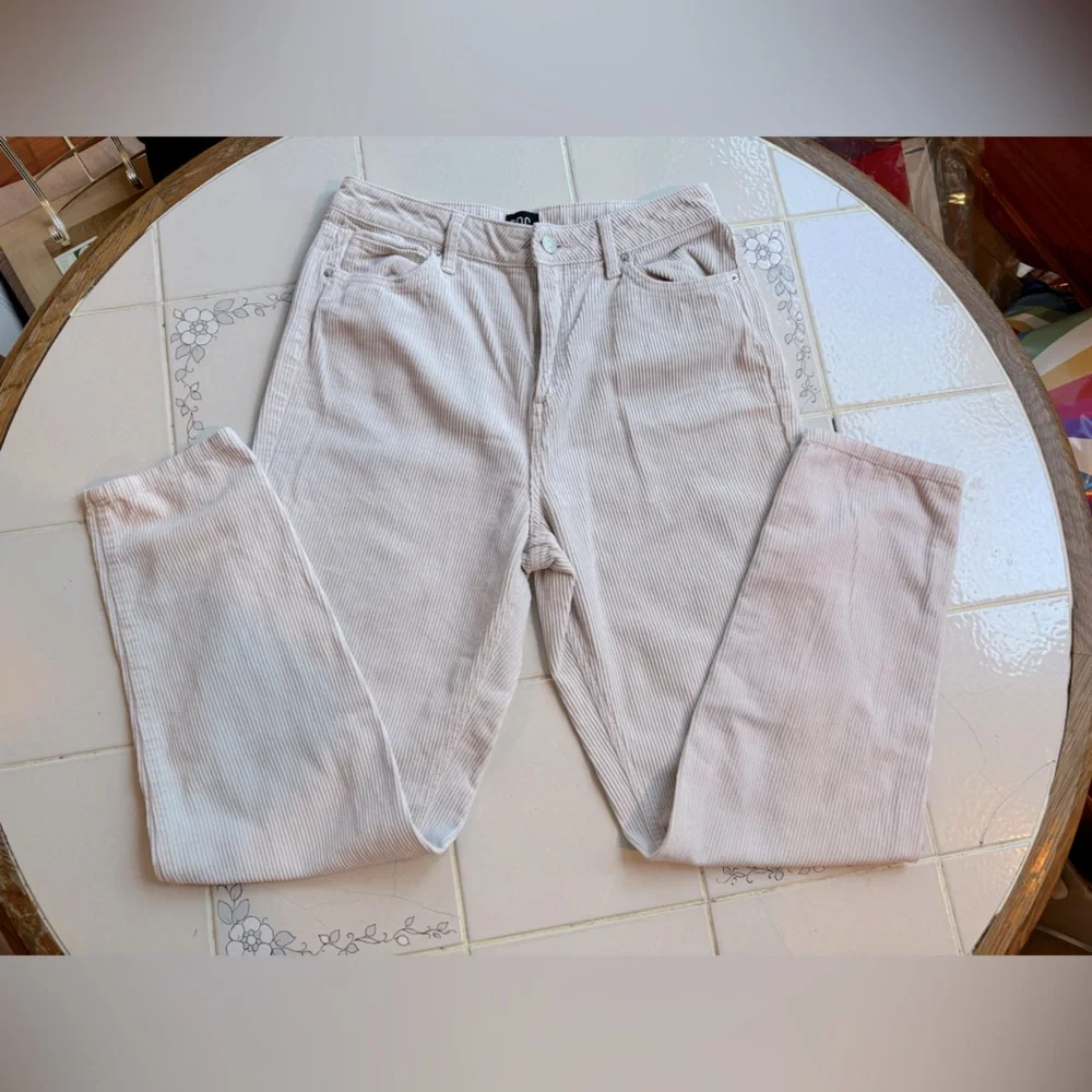 BDG Mom High-Rise Corduroy Pants - Size 29